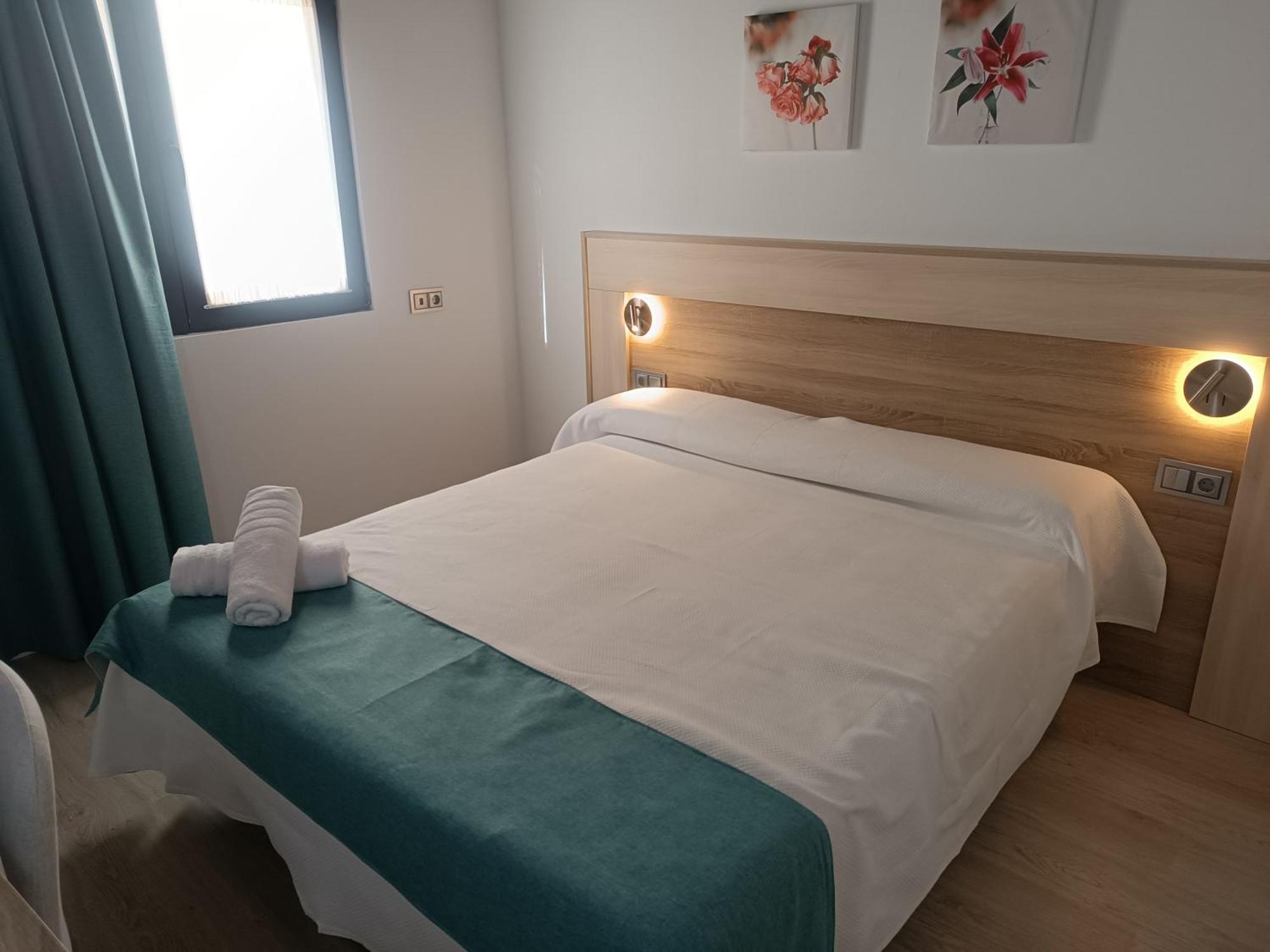 Apartamentos Turisticos Avila Puerta De La Santa 2-1 エクステリア 写真